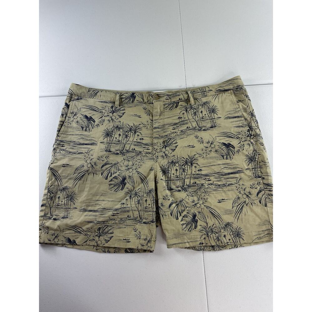 Tommy Bahama Shorts Mens 44 Khaki Chino Hawaiian Print All Over Floral Palm Tree